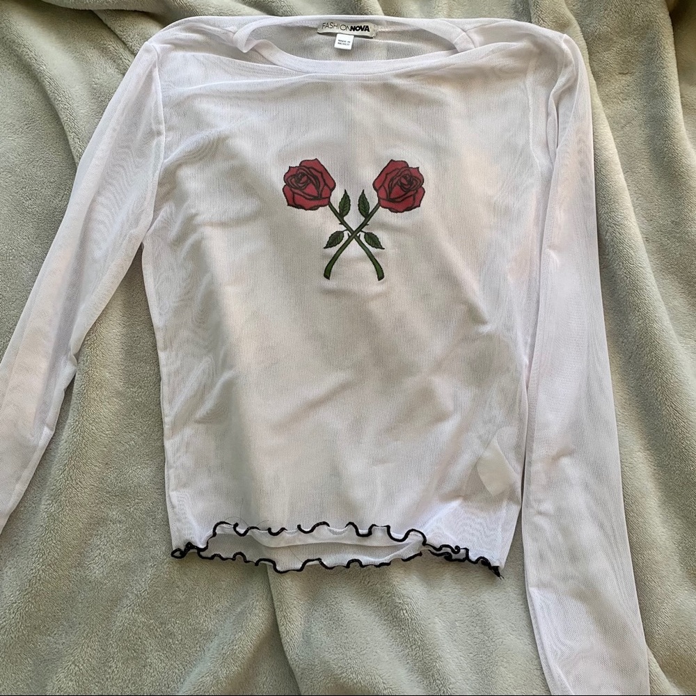 Sheer rose top 🌹